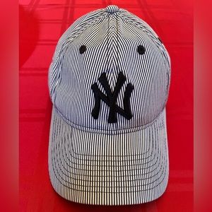 Blue/white pinstripe Yankees adjustable baseball cap